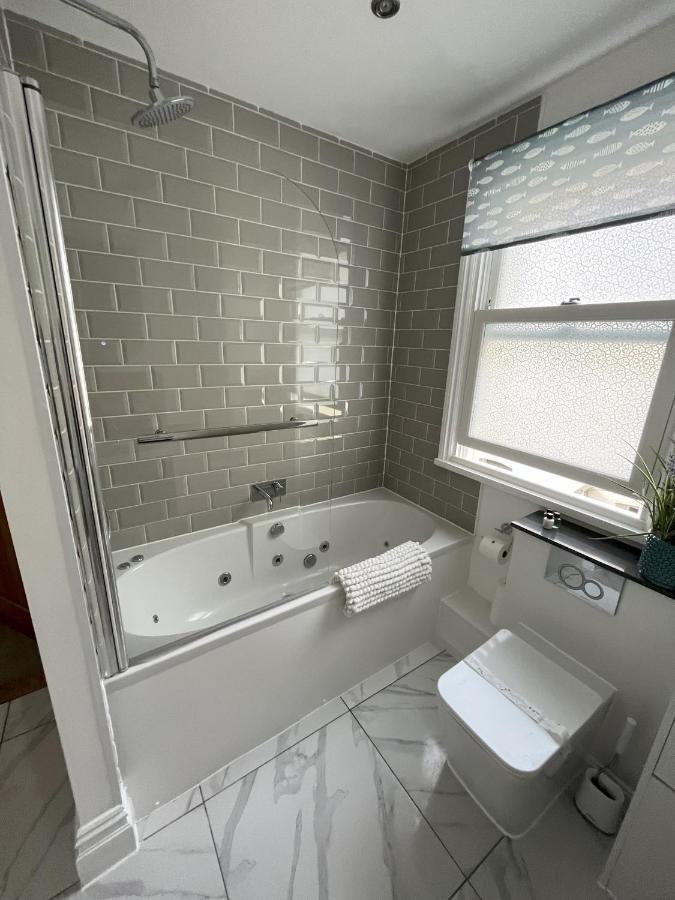 Lazy Waves Boutique B&B New Quay Exterior foto