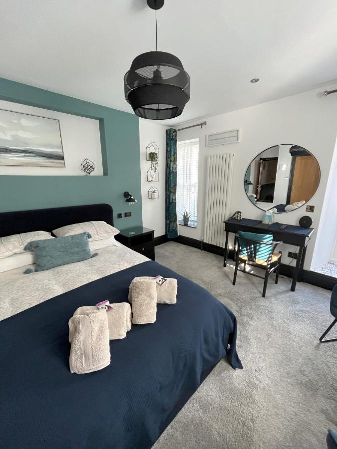 Lazy Waves Boutique B&B New Quay Exterior foto